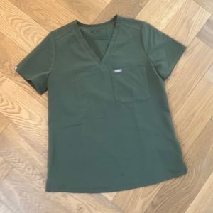 FIGS TOP - Women's Burgundy Catarina™ - One-Pocket Scrub Top - S